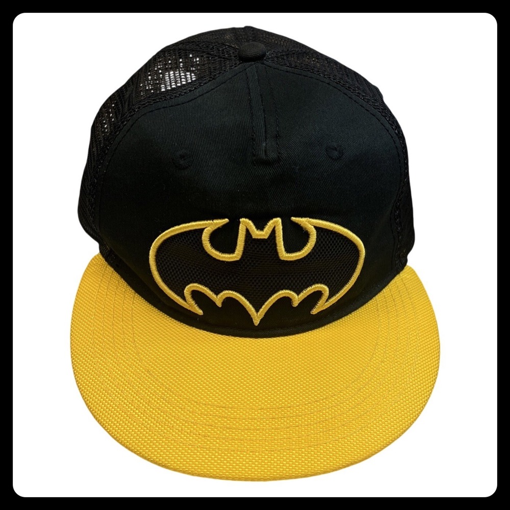 Six Flags Batman Trucker Hat Men Adjustable‎ Black Yellow Snapback Mesh VTG